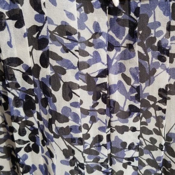 Ann Taylor pleated skirt - Picture 4 of 4